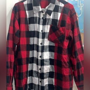 PreOwned Steven Madden  Flannel Size Small Women’s.